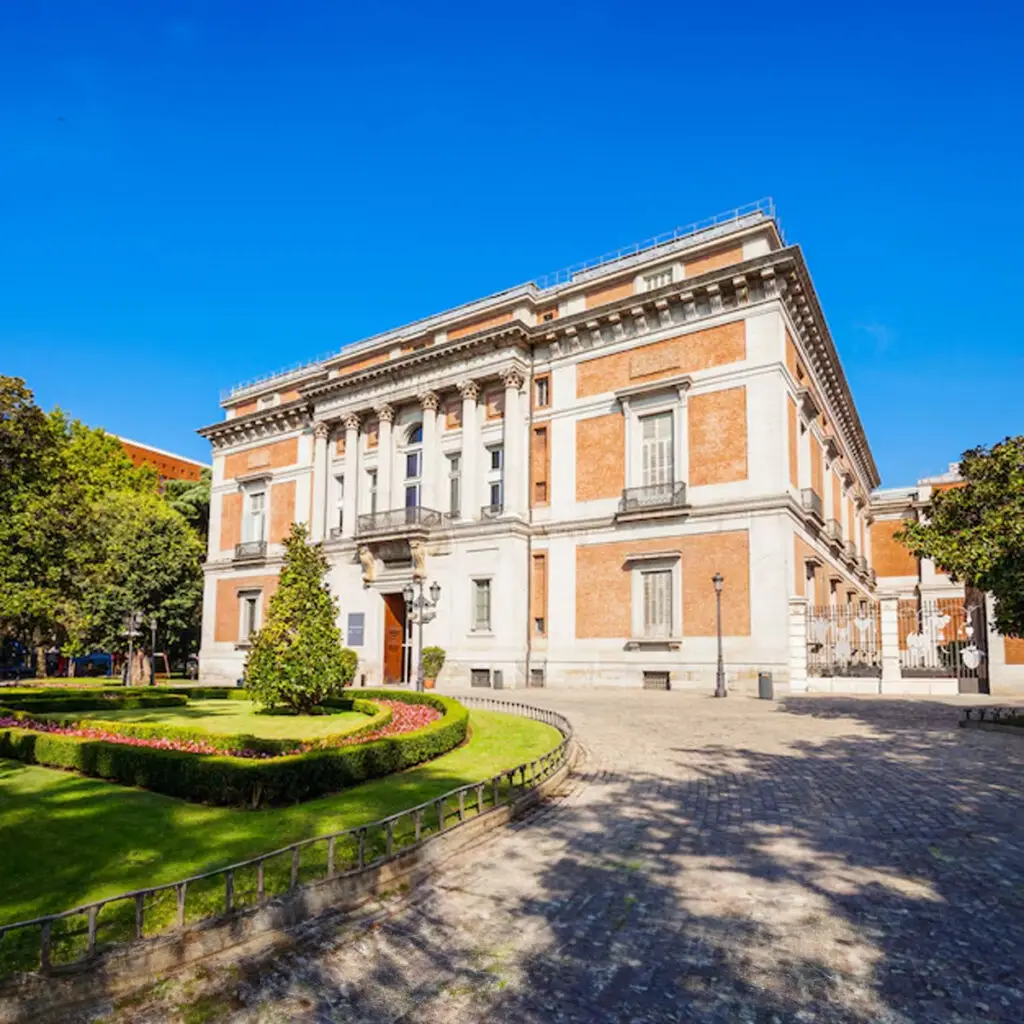 Experience the Vibrant Autumn Life of Madrid